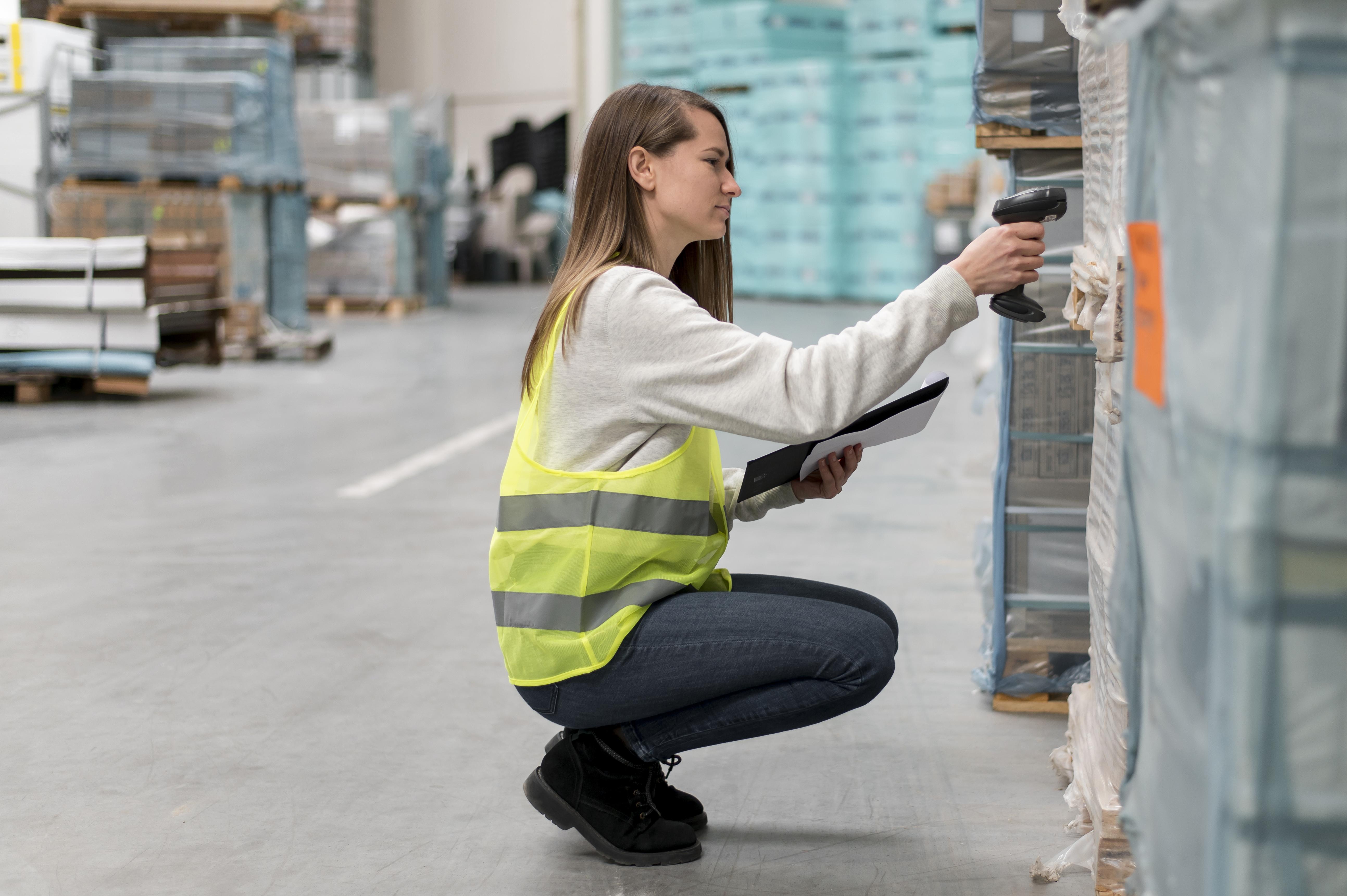 Best Practices for Material Handling Equipment & Safety Tips